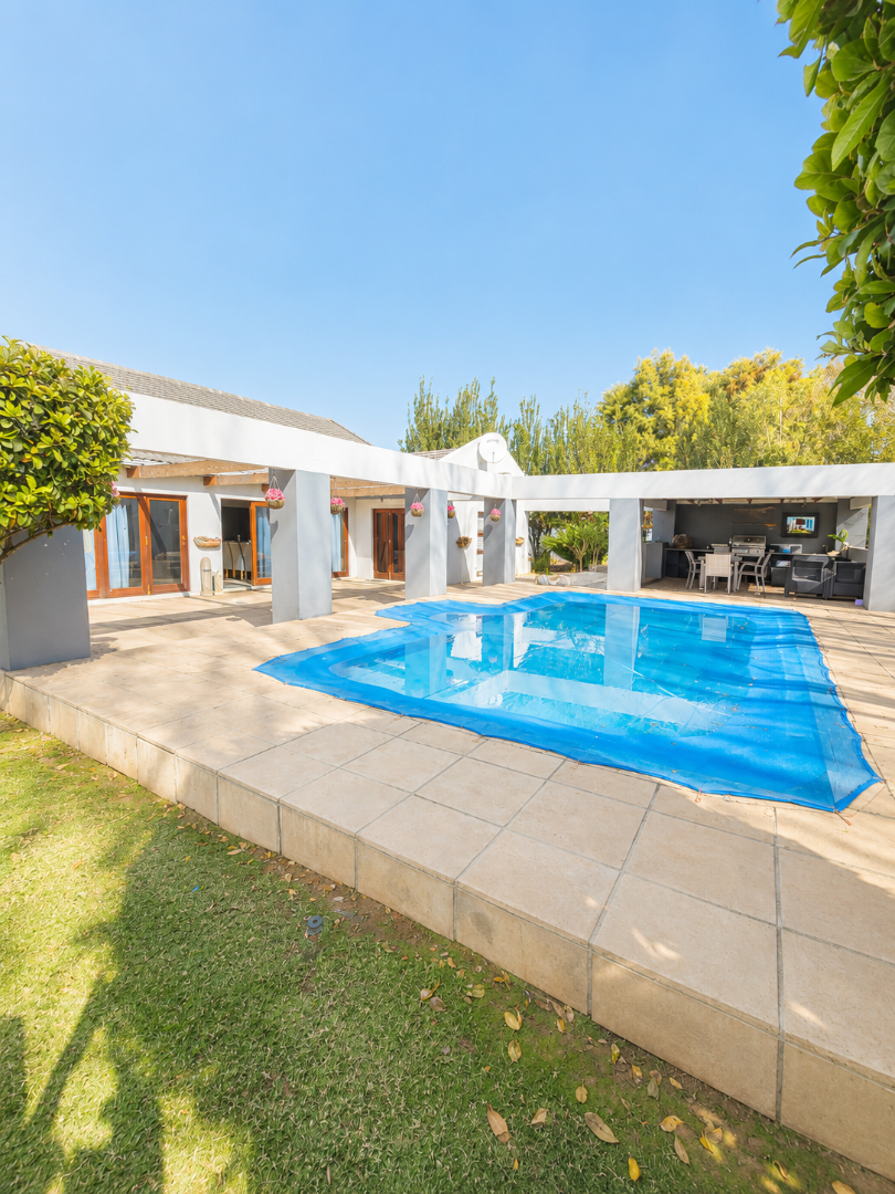4 Bedroom Property for Sale in Flamwood North West